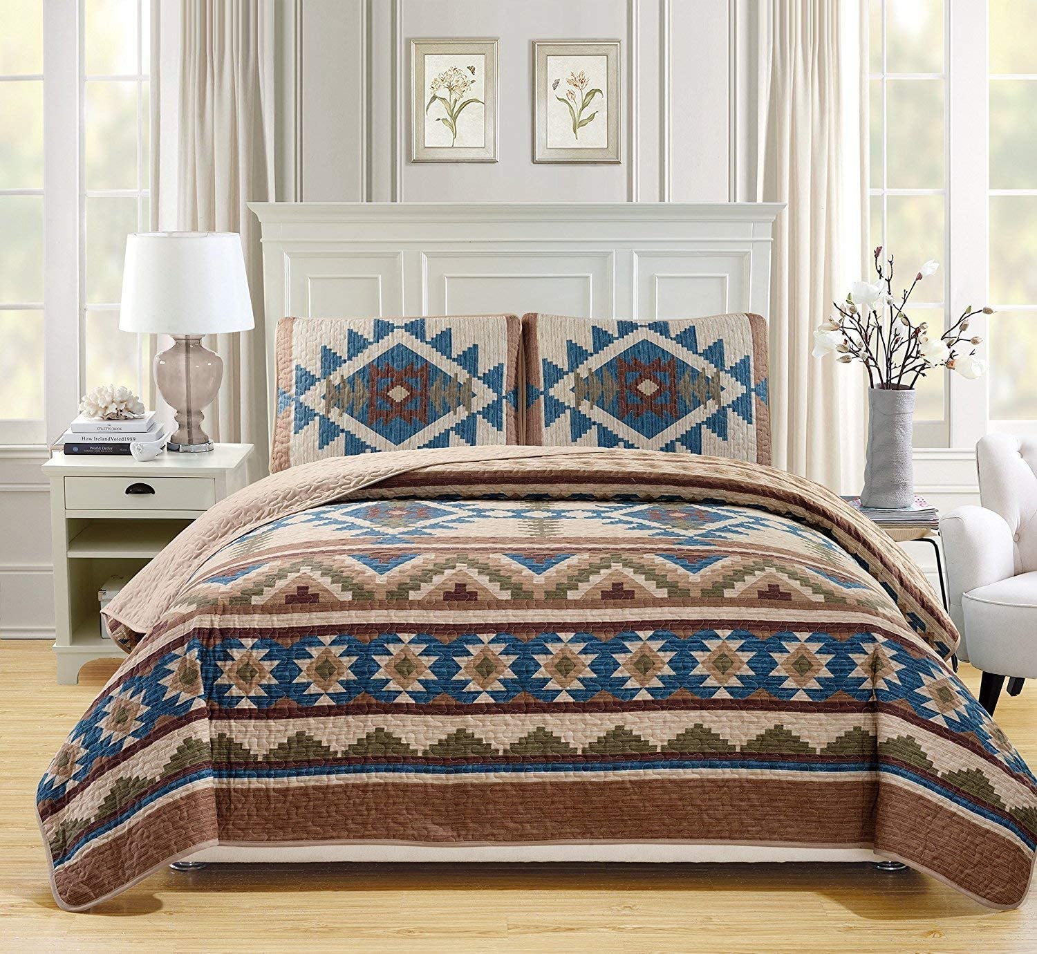 Southwestern an Santa Fe style bedspreads, blankets, throws in southwestern designs that are great decorative accessories for your southwestern bedroom decor. Low prices from an established on line catalog store.
